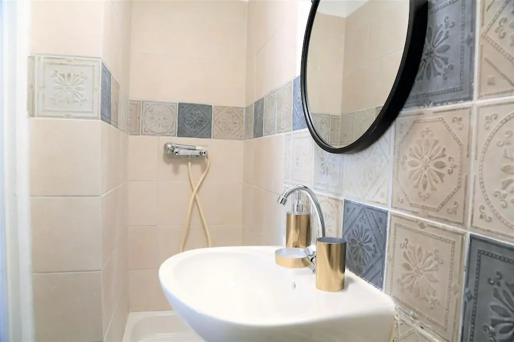 Le Perchoir- Au Pied De La Gare Saint Charles Apartment Marseille 0*,